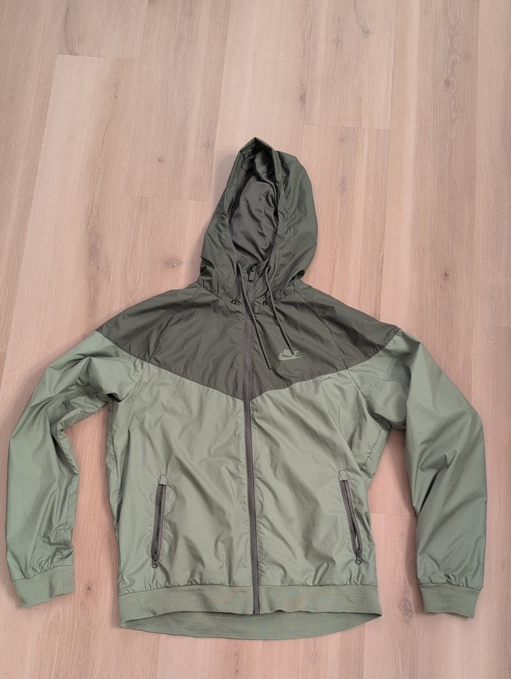Nike Sportswear Mens Two-Tone Olive Green Windbreaker Windrunner Hooded Jacket M